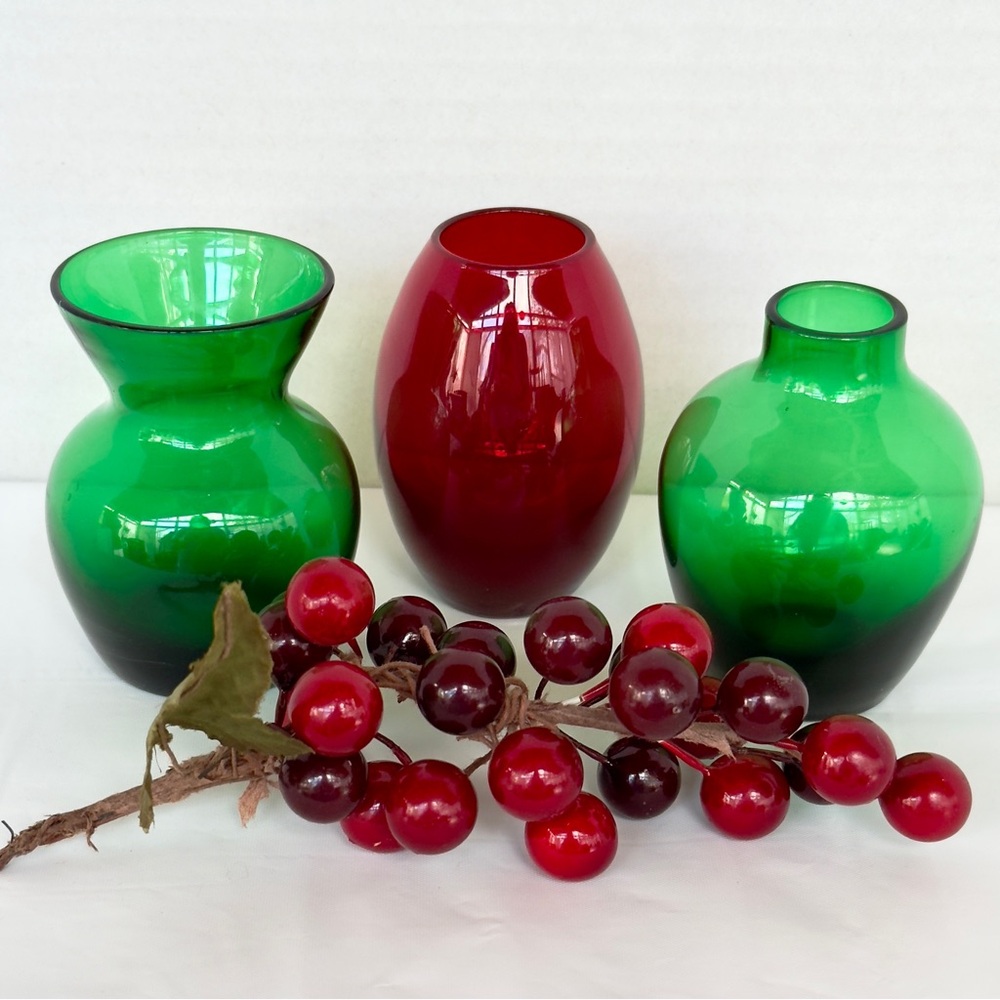 Dansk Scandinavian Holiday Christmas Green & Red Mini Vase Trio Boxed Set Gift